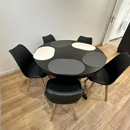 Hébergement de vacances Maison De A *